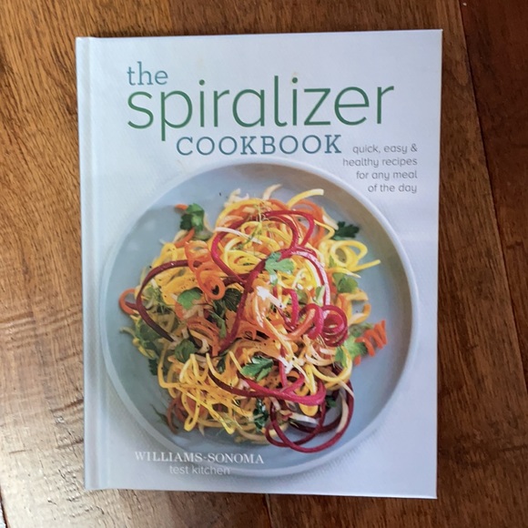 Spiral Vegetable Slicer and Spiral Cookbook Never used - Picture 5 of 13